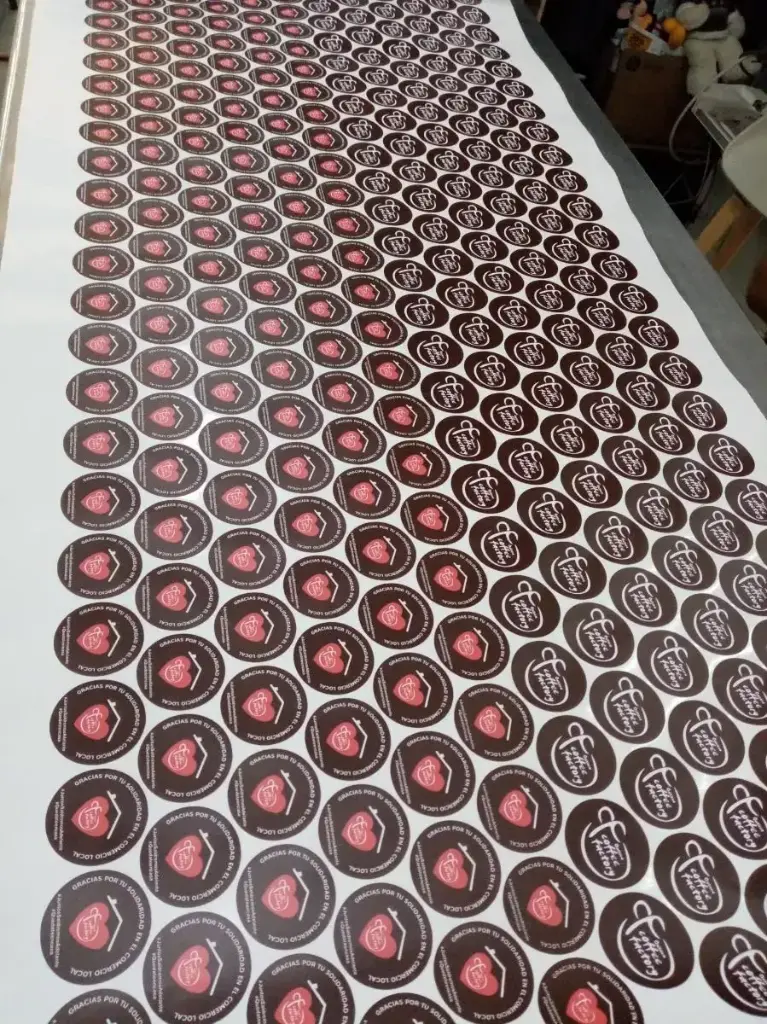 500 pzs Stickers / Calcomanias con suaje de 5cm